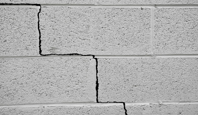 Construction crack in wall