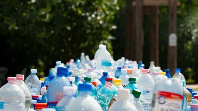 Plastic bottles REET web