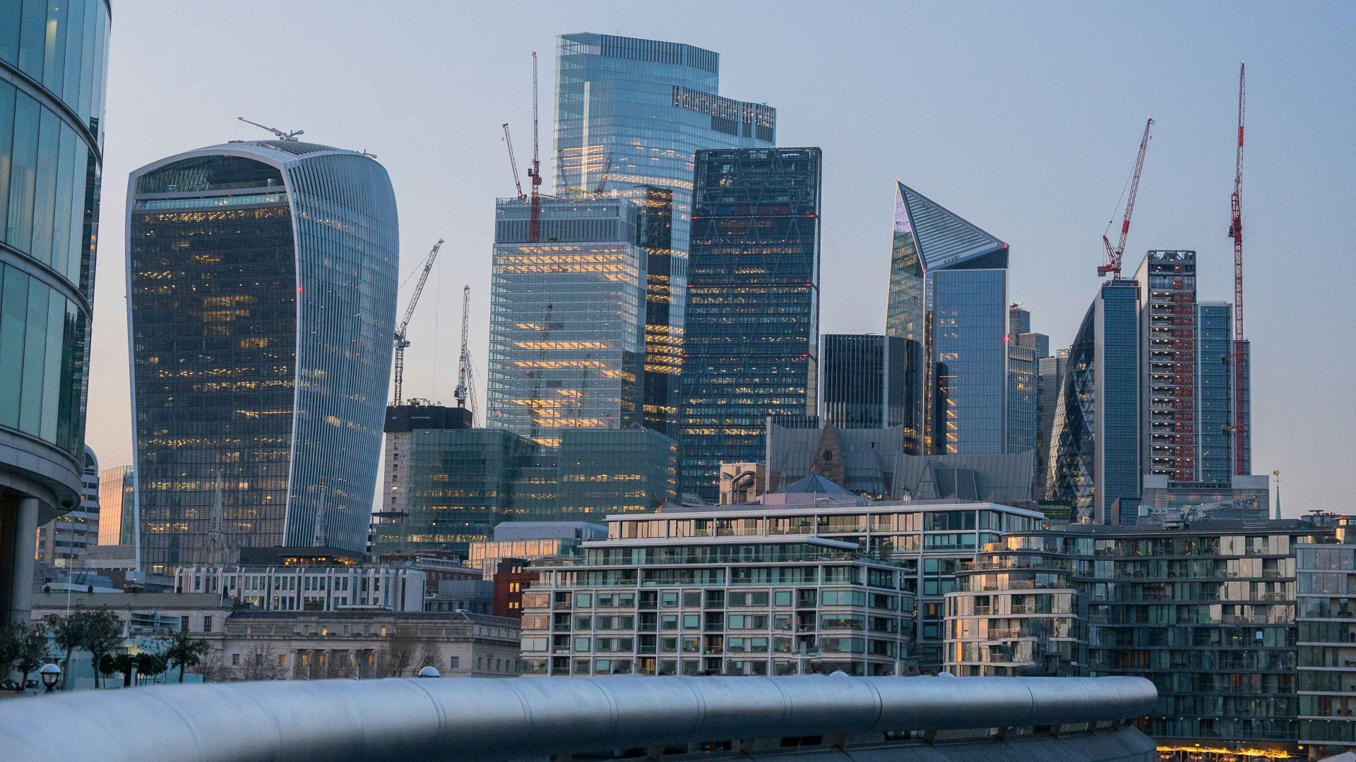 Political Risks for Financial Institutions