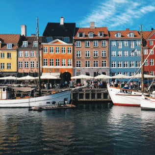 anton karatkevich RaRnuPiLHmc unsplash