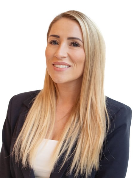 Chloe  Barry